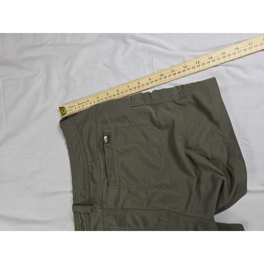 North Face Shorts Mens Large Green Outdoor Hiking Quick Dry Pockets Performance‎